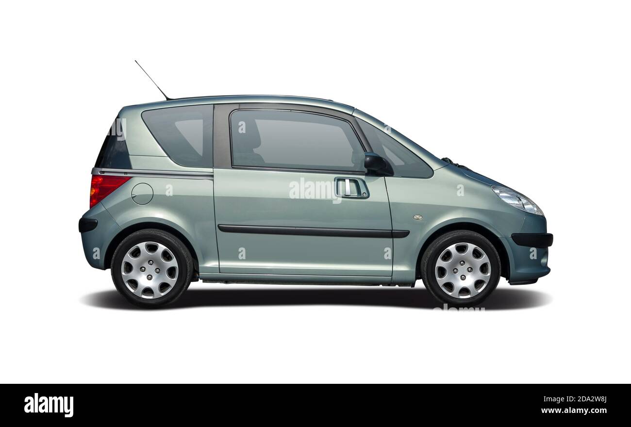 Französisch kleinen Kompaktwagen, Seitenansicht isoliert auf weißem Hintergrund Stockfoto