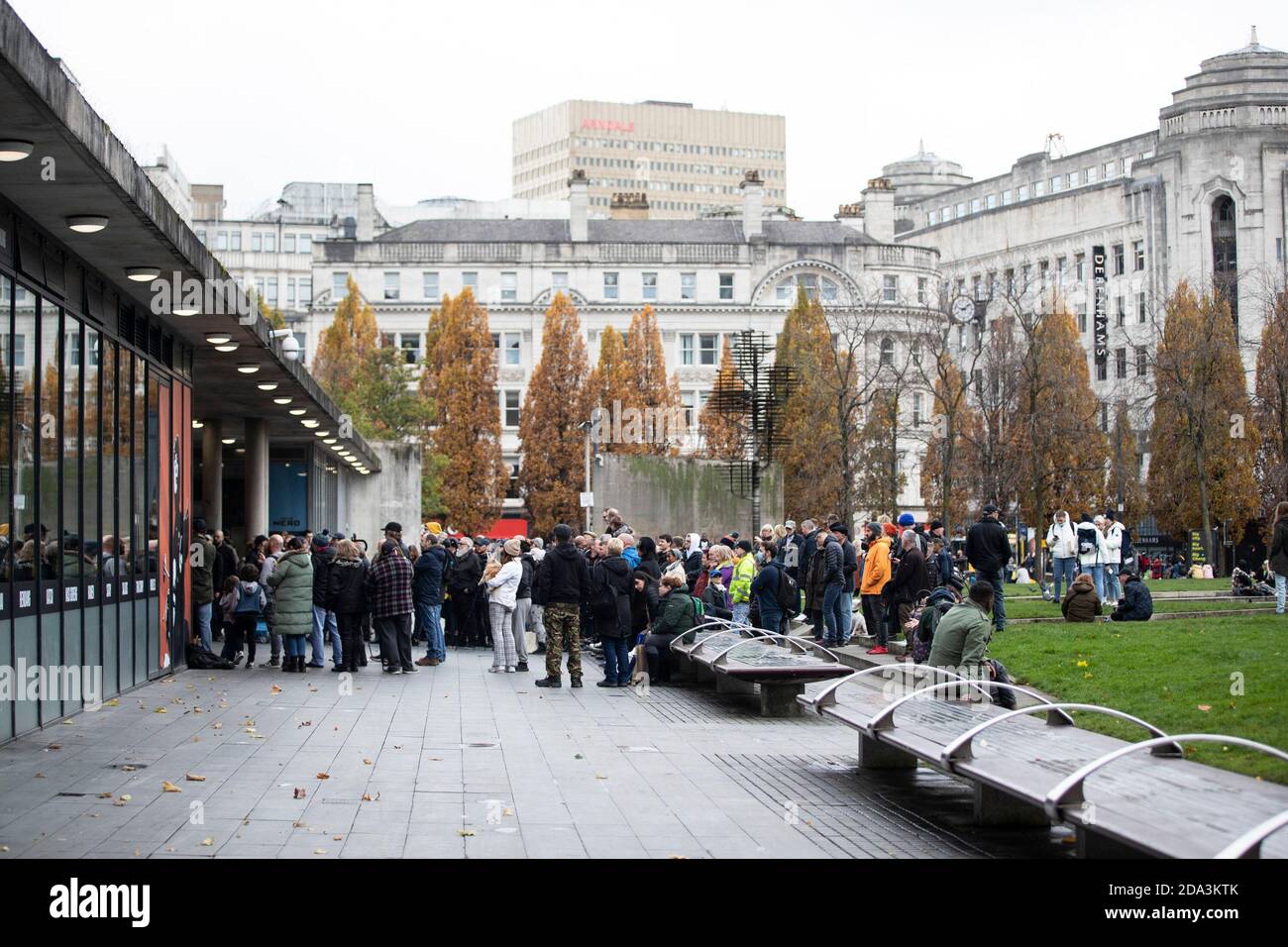 Piers Corbyn nimmt an einer Anti-Lockdown-Rallye in Manchester Piccadilly Gardens Teil. Stockfoto