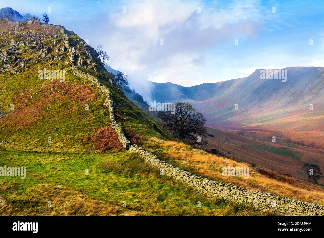 Blick auf Kidsty Pike von Rough Crag über Riggindale bei Haweswater im Lake District National Park, Cumbria. Stockfoto