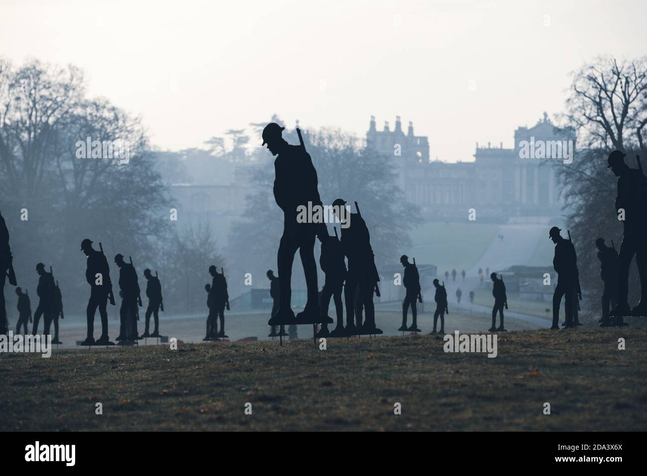 Standing with Giants Kunstinstallation im Schloss Blenheim Stockfoto