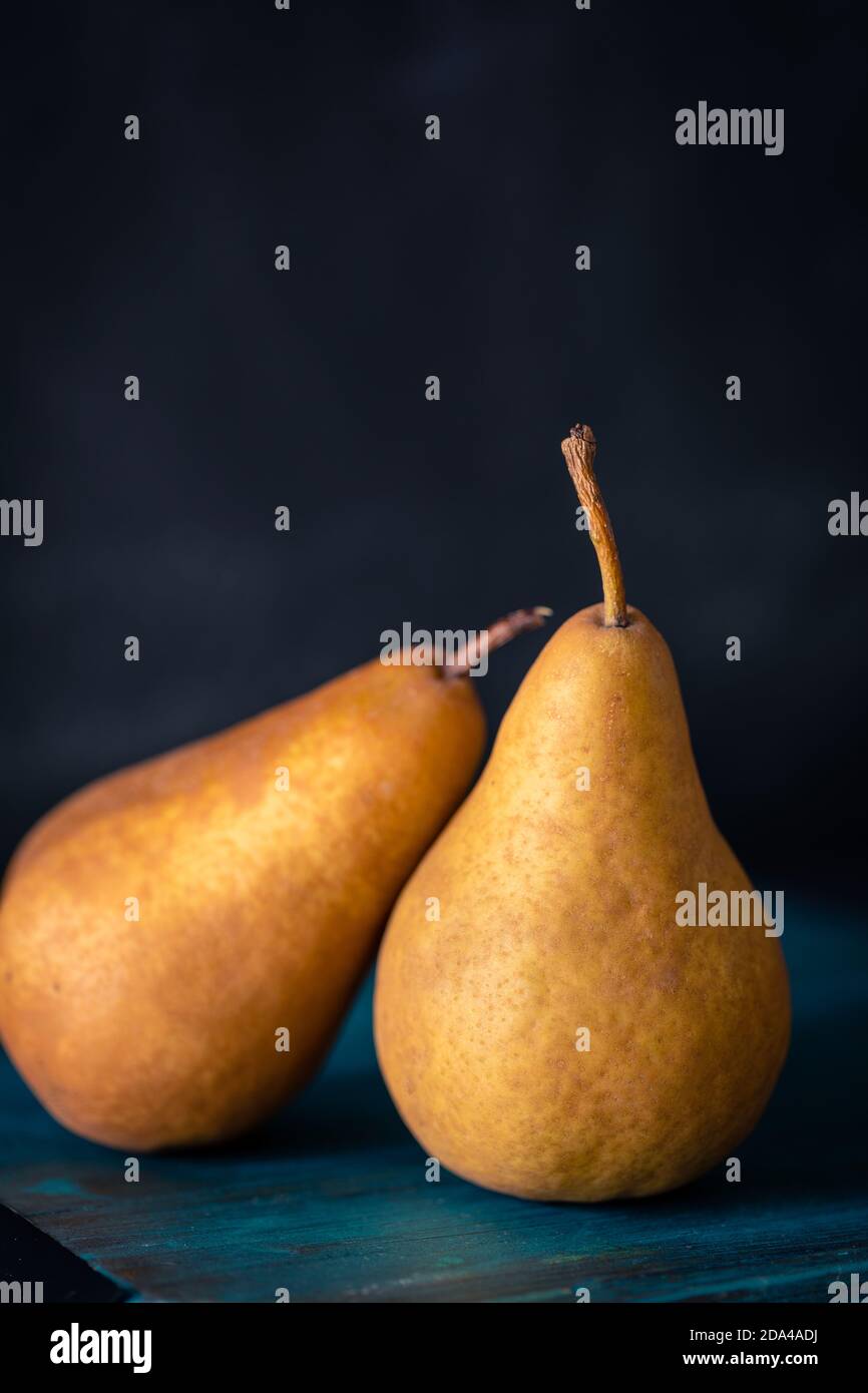 Tischkollektion von Pears, Bosc, Pyrus Malinae Stockfoto