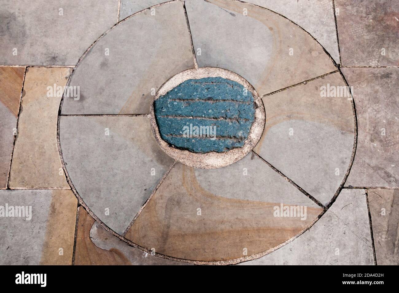 Sanctuary Stone in der Castle Street war einer der Grenzmarken für Liverpools mittelalterliche Messen, als normale Gesetze innerhalb der Grenze aufgehoben wurden. Stockfoto