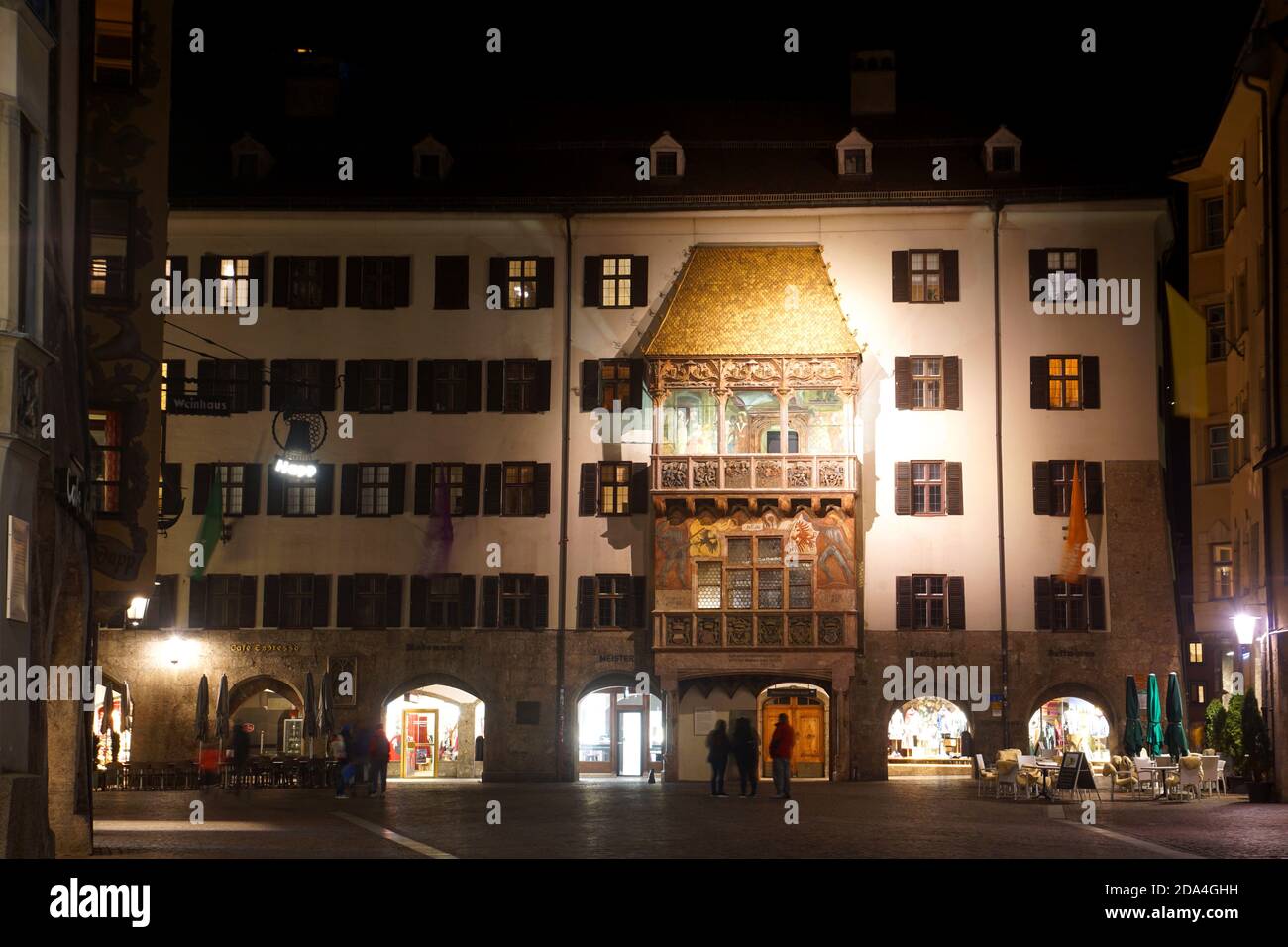 Die historischen Häuser in der Herzog Friedrich Straße in Innsbruck, Österreich Stockfoto