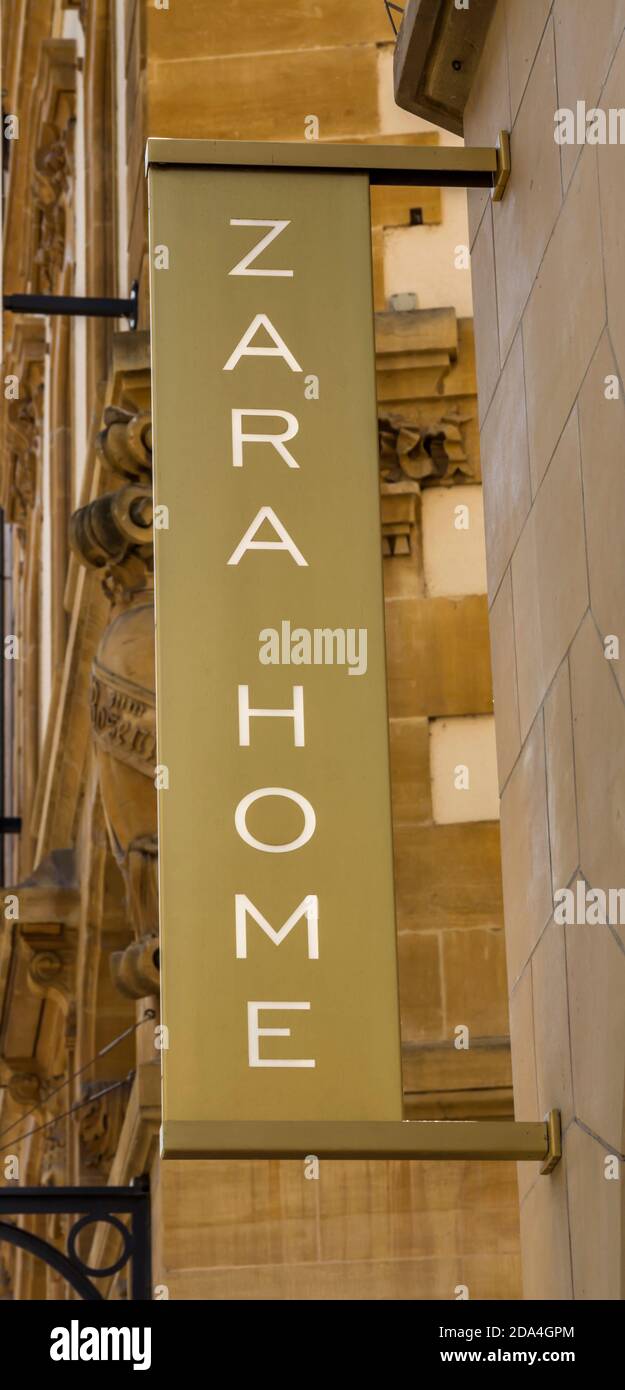Basel, SCHWEIZ: Zara Home Store. Zara Home ist ein Unternehmen der spanischen Inditex-Gruppe, das sich der Herstellung von Heimtextilien widmet Stockfoto