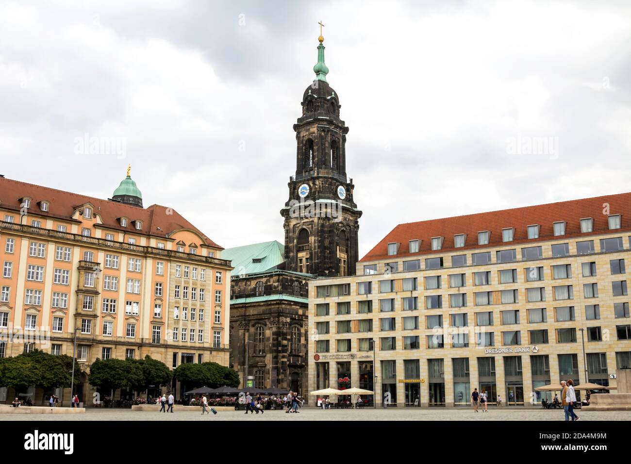 DRESDEN, 11. Juli 2019: Altmarkt und Hodkirche Stockfoto