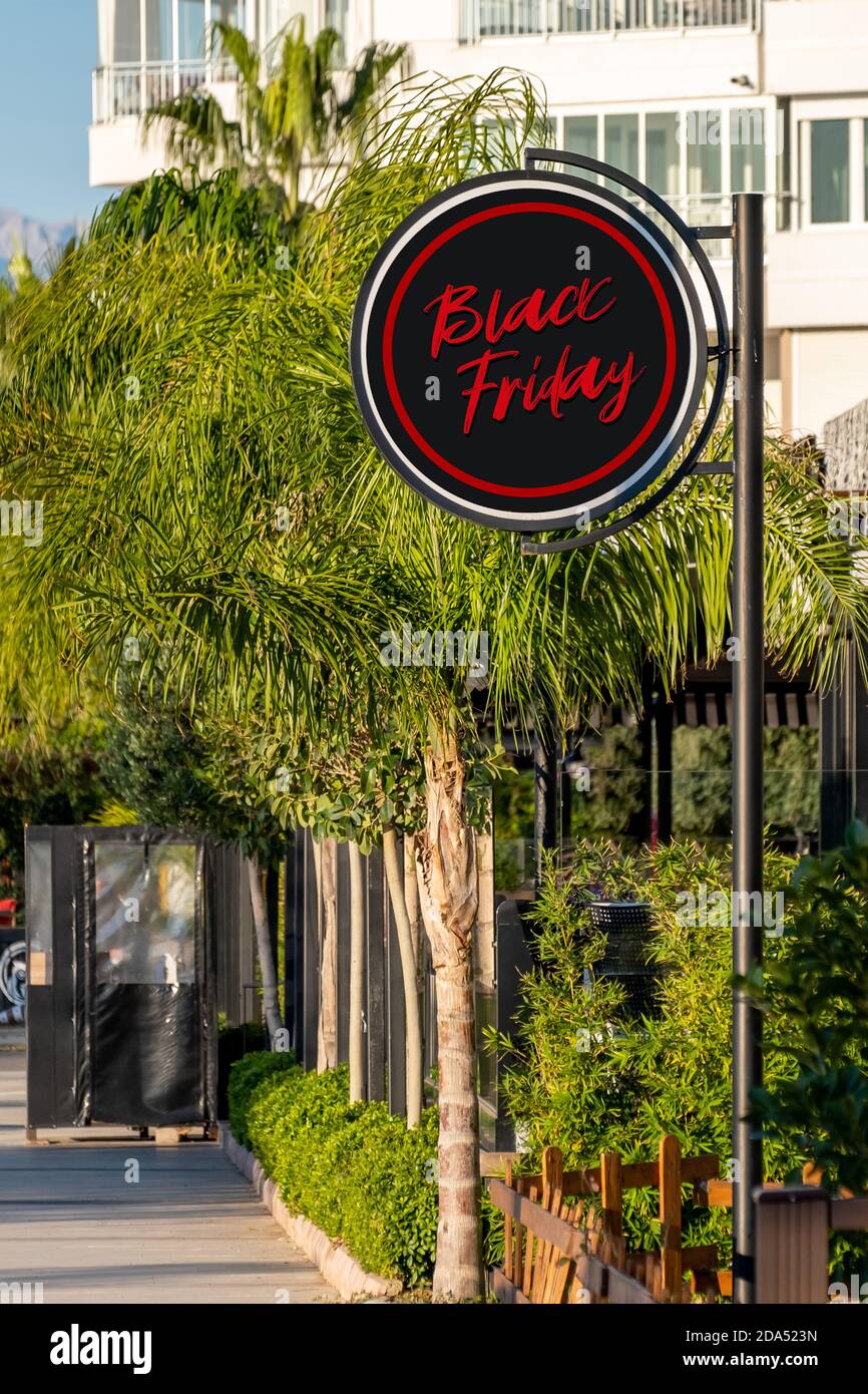 Store Schild geschrieben am Black Friday. Stockfoto