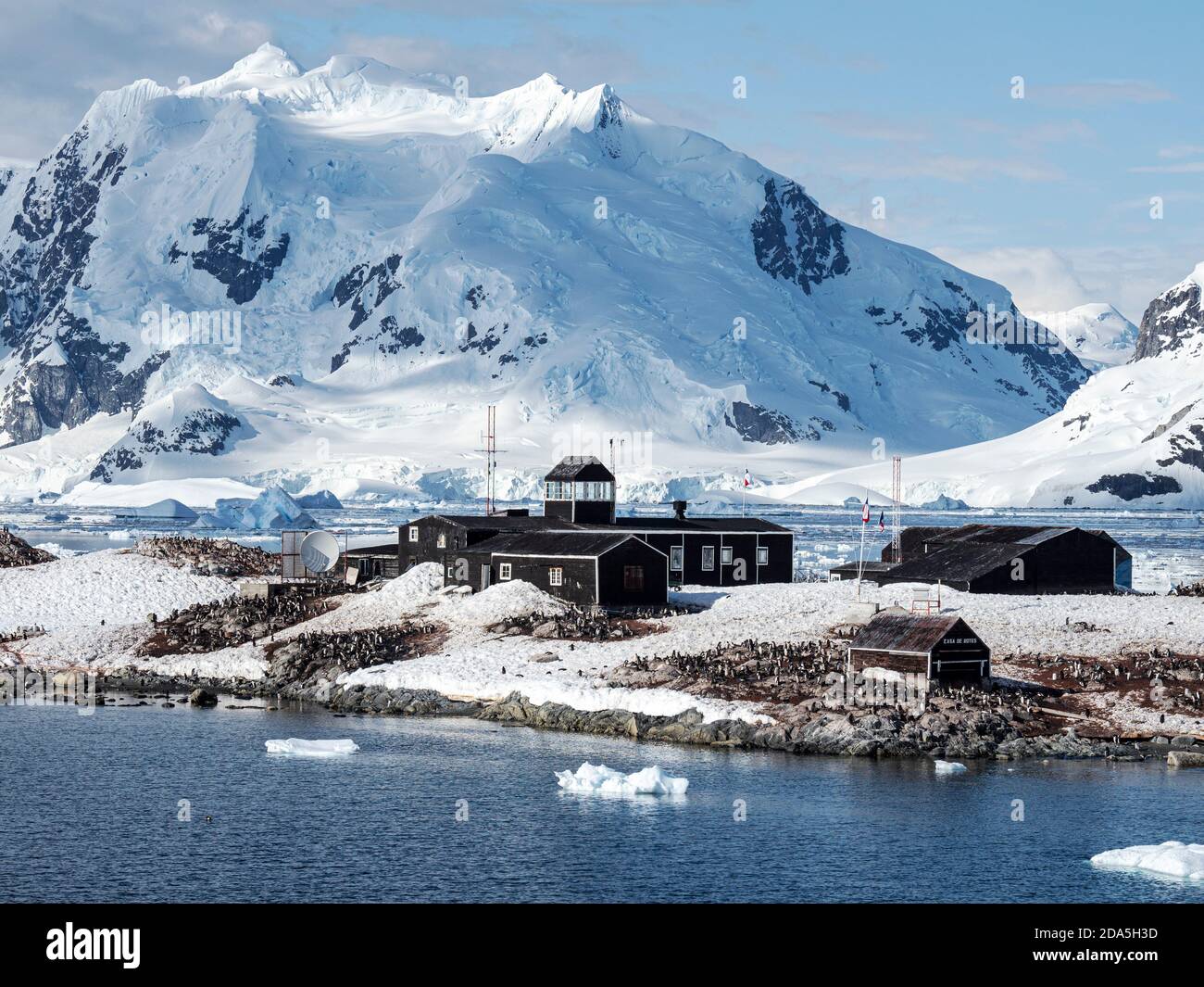 González Videla Base, eine chilenische Forschungsstation in Paradise Bay, Antarktis. Stockfoto