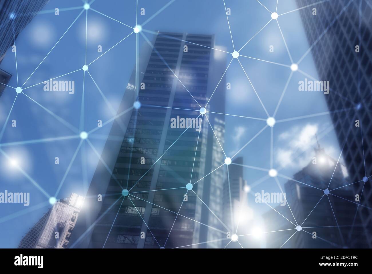 Futuristisches Cyber Network. Smart City Konzept. Abstrakte Linienverbindung. Stockfoto