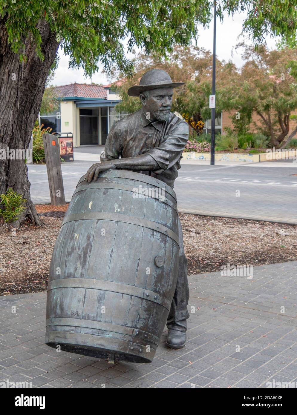 Bronzestatue Spanish Settler vom Bildhauer Greg James auf der Queen Street Busselton Western Australia. Stockfoto