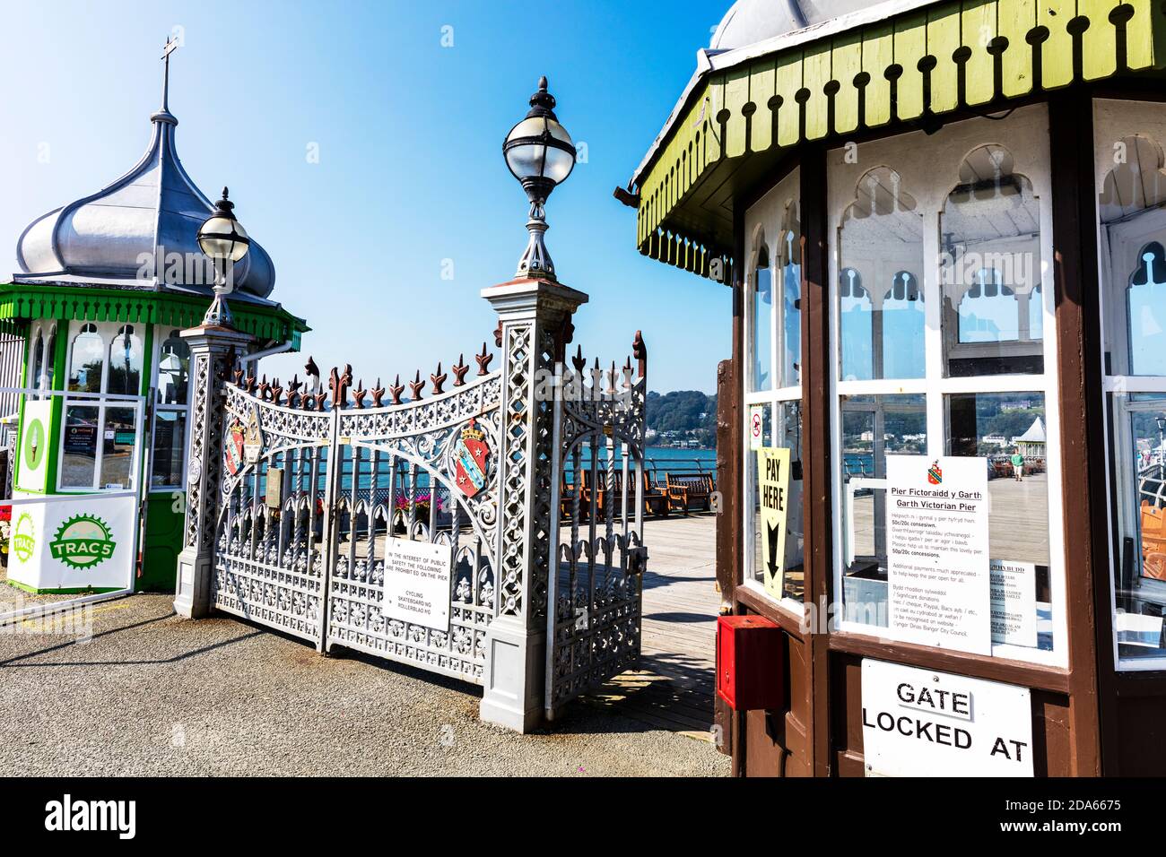 Garth Pier ist ein Grade-II-gelistetes Gebäude in Bangor, Gwynedd, Wales. Mit 1,500 Fuß Länge ist es der zweitlängste Pier in Wales, Bangor Pier, Stockfoto