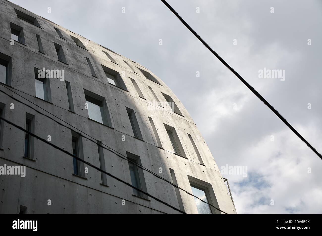 Urban Prem, Betongebäude entworfen von Yuko Nagayama & Associates (2008); Minami-Aoyama, Tokyo, Japan Stockfoto