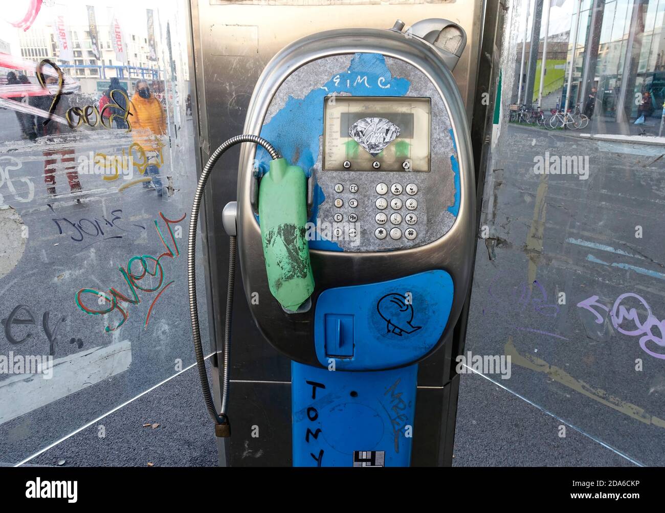 Berlin Riot Police Stockfotos Und Bilder Kaufen Seite 3 Alamy