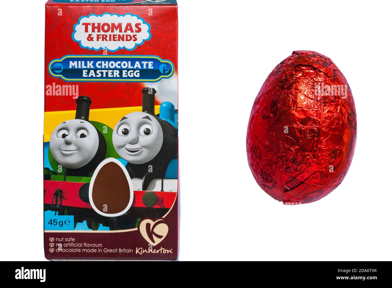 Kinnerton Thomas & Friends Milchschokolade Osterei zu Ostern Set auf weißem Hintergrund - Folie verpackt Osterei entfernt Von Feld Stockfoto