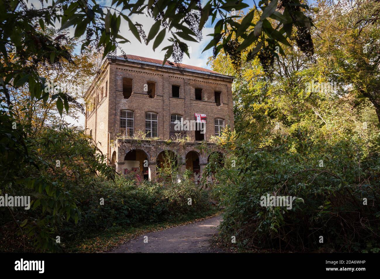 Das Haus Fuehlingen (Villa Oppenheim) an der Neusser Landstraße in Fuehlingen, Geisterhaus, verlassen, leer, Köln, Deutschland. das Haus Fuehlingen (V Stockfoto