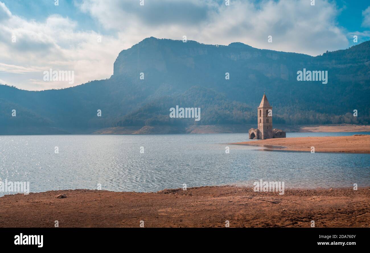 Fotos des Saus in Katalonien, Spanien. Sie können sehen, die kleine Menge an Wasser, das hat Stockfoto