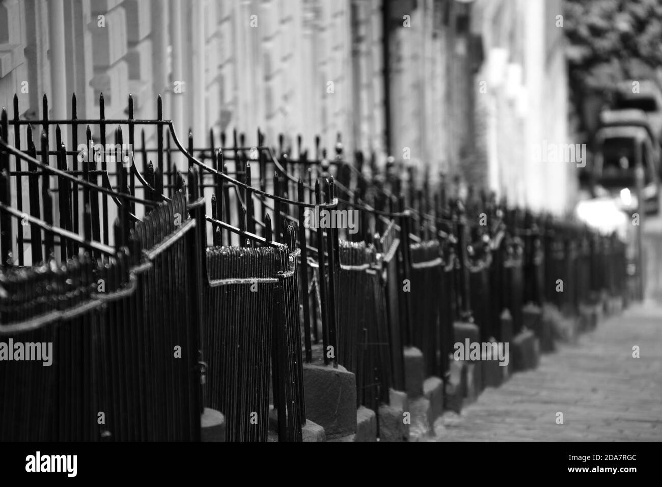 Alte Eisengeländer in der Charlotte Street in Bristol Stockfoto