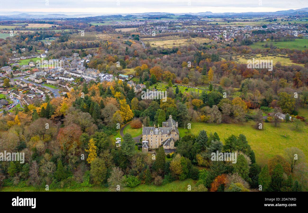 Luftaufnahme von Calder House, Mid Calder, West Lothian. Stockfoto