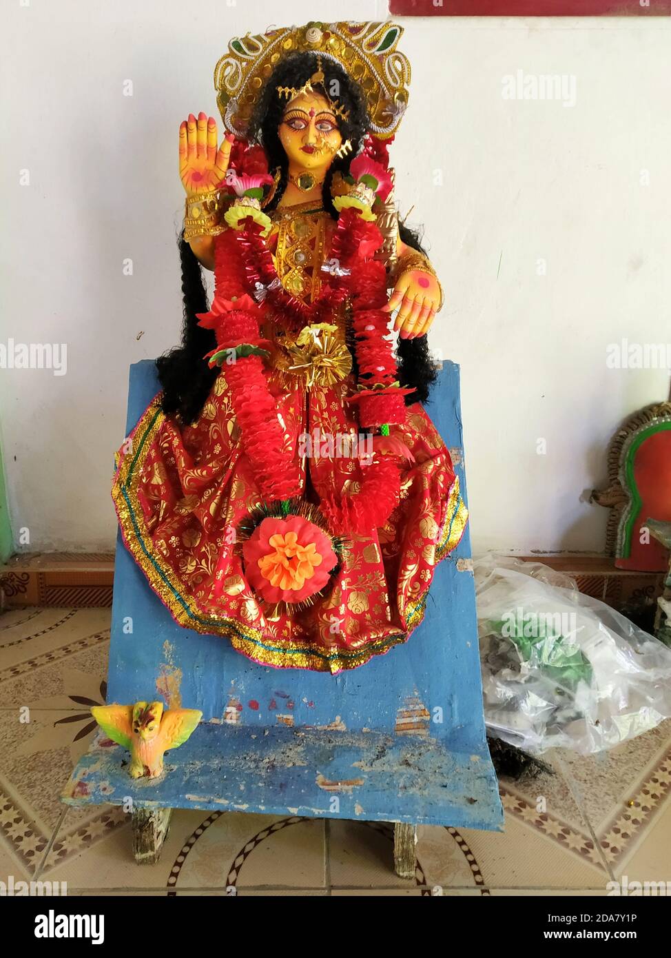 Agartala, Tripura / Indien - 8. November 2020 : Alte Idole der hindu-Götter, Laxmi Idol. Stockfoto