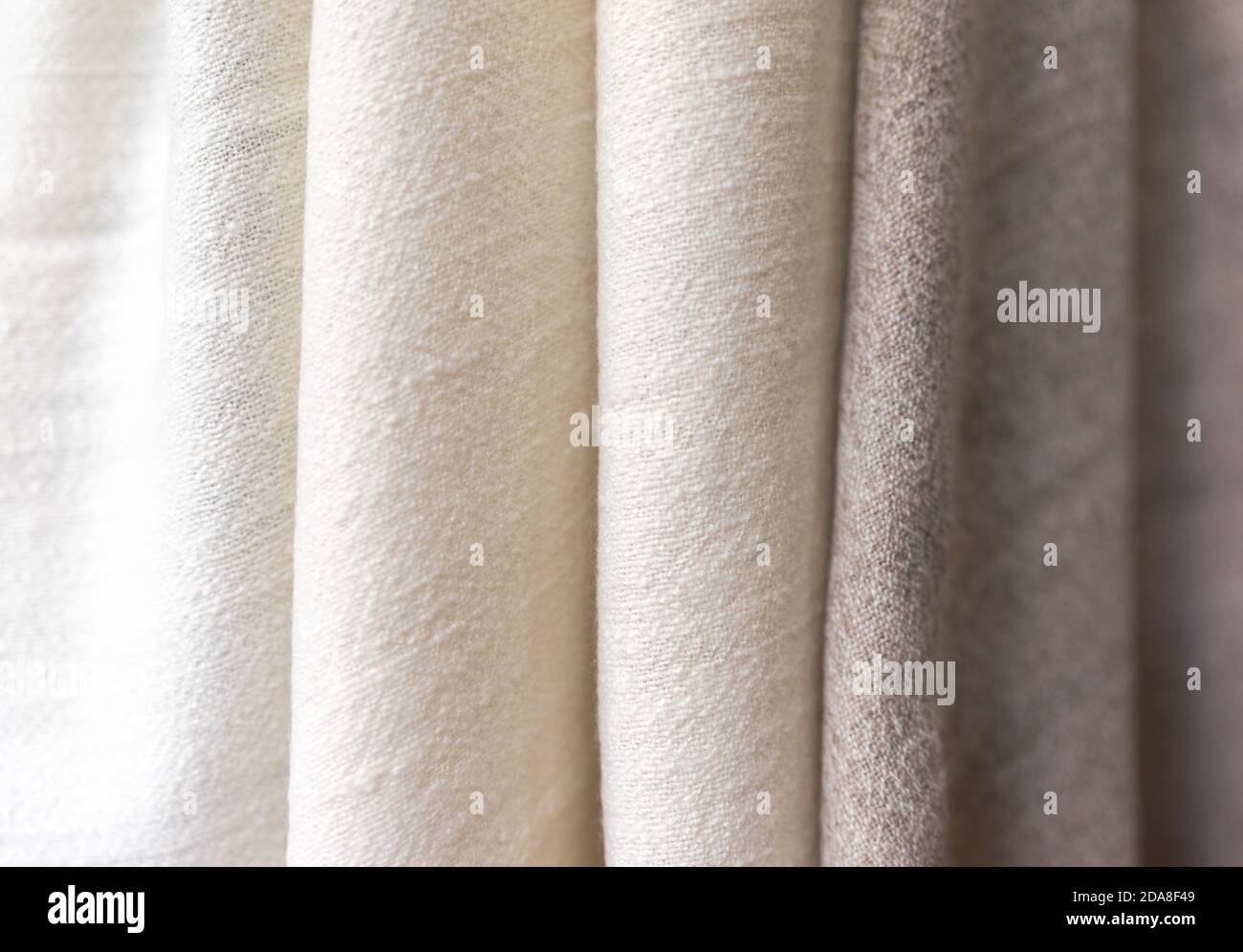 Weiße und braune Handtuch Textur. Nahaufnahme natürlichen Kaschmir Schal. Braun Textur Hintergrund, Nahaufnahme eines Stoffes Stockfoto