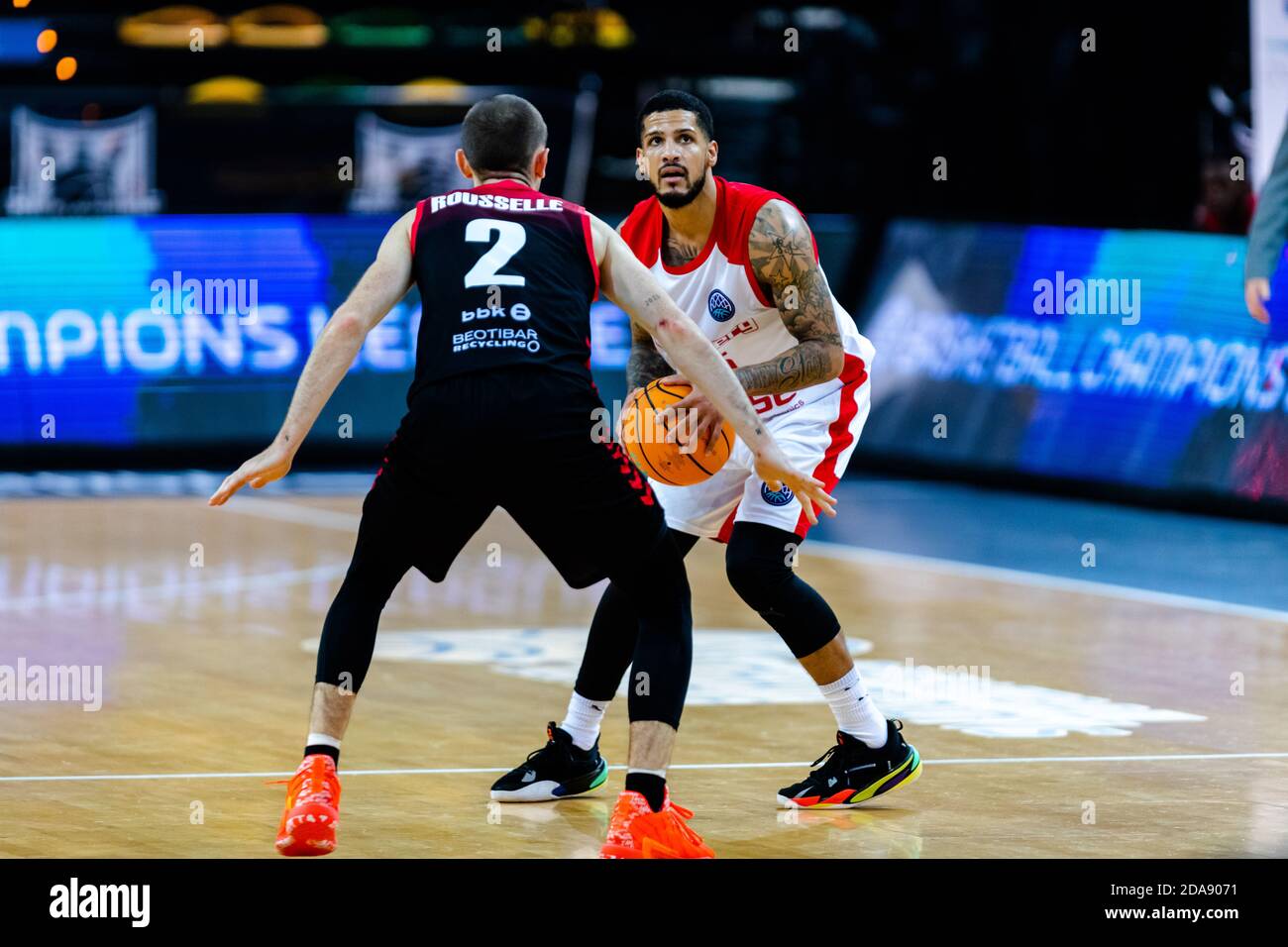 Bilbao, Baskenland, SPANIEN. November 2020. 11. November 2020, Bilbao, Baskenland, SPANIEN: Beim Basketball Champions League Spiel zwischen Bilbao Basket und Brose Bamberg in der Miribilla Bilbao Arena. Kredit: Edu Del Fresno/ZUMA Wire/Alamy Live Nachrichten Stockfoto