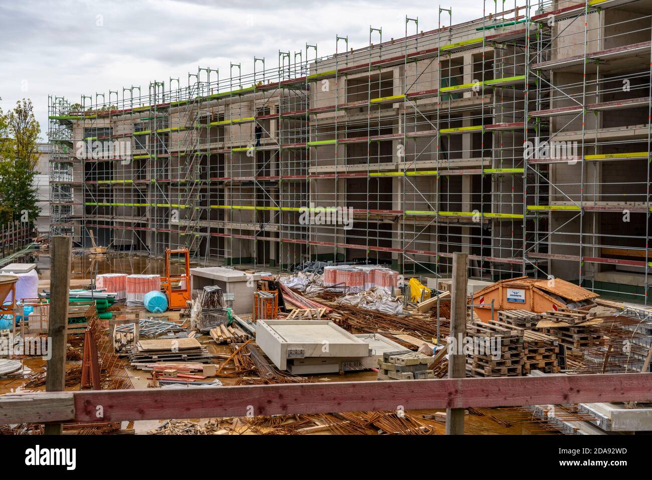 Baustelle des Wohnbauprojekts Rübogen in Essen-Rüttenscheid, wo 100 Eigentumswohnungen gebaut werden, in 10 Gebäuden, Essen, N Stockfoto