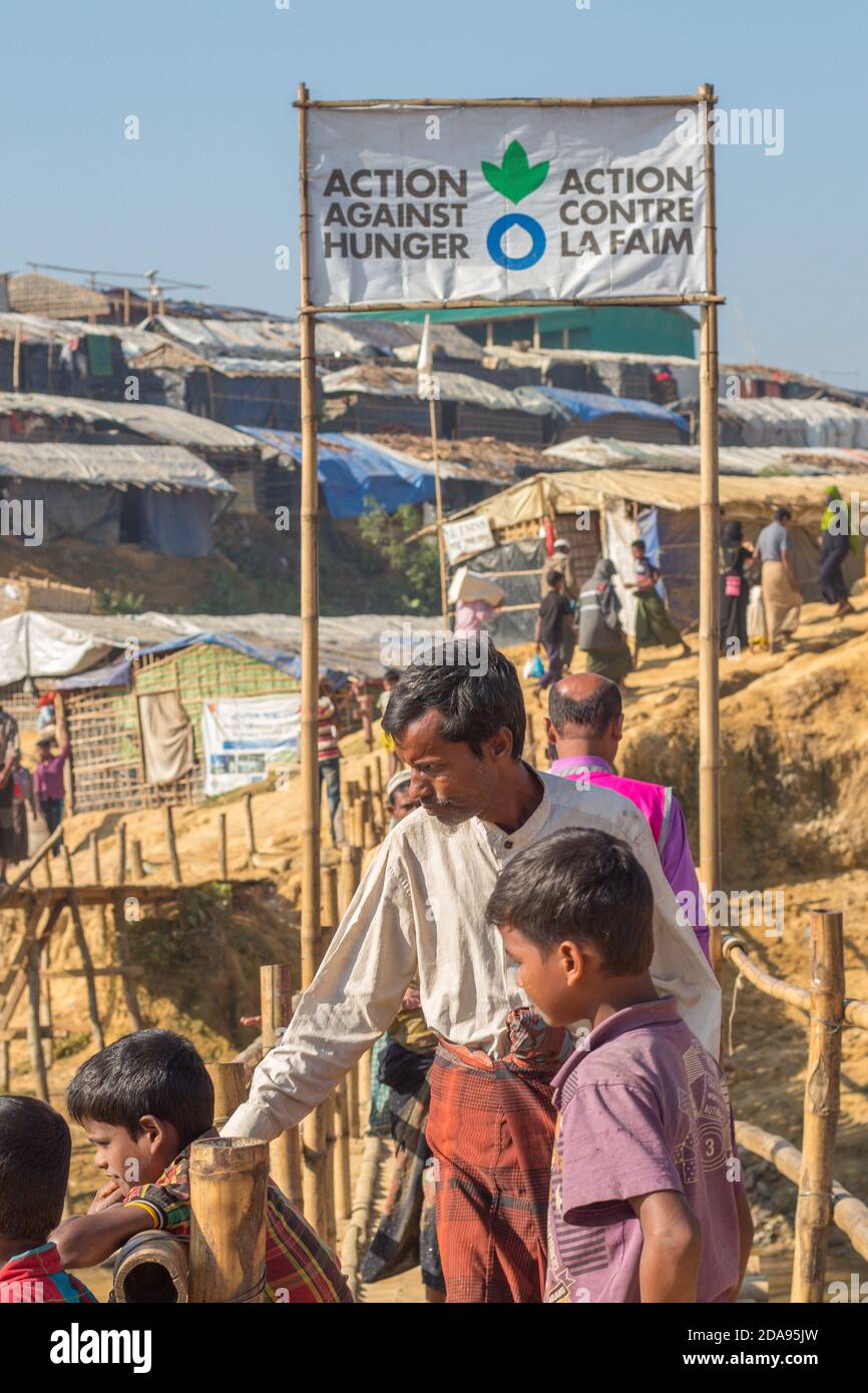 Tägliches Leben im Rohingya Flüchtlingslager in Coxsbazar, Bangladesch. Das Foto wurde im November 2017 aufgenommen Stockfoto