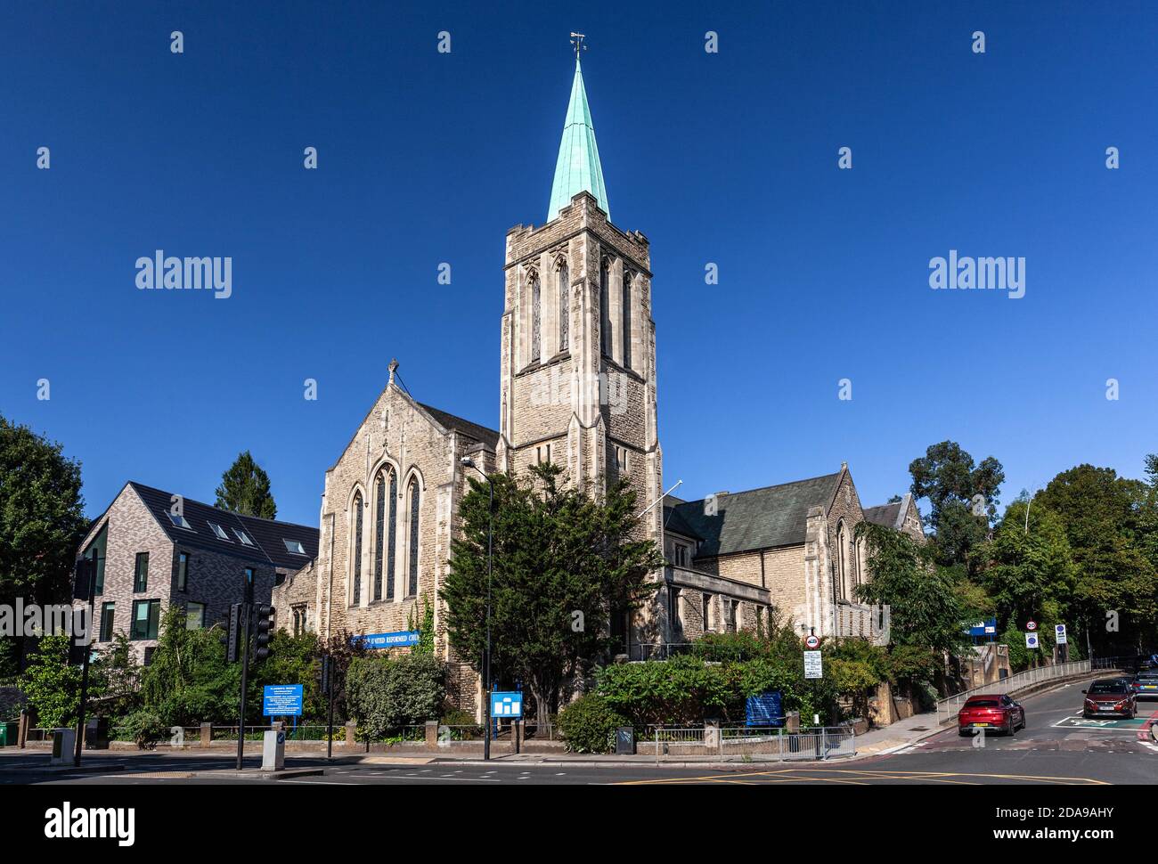 St. Andrew's United Reformierte Kirche, Finchley Road, London NW3, England, Großbritannien. Stockfoto