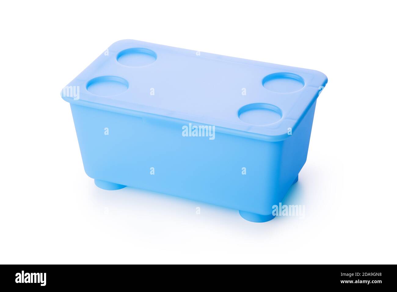 Blaue Kunststoffbox für Bleistifte oder Stifte isoliert auf weiß Hintergrund Stockfoto