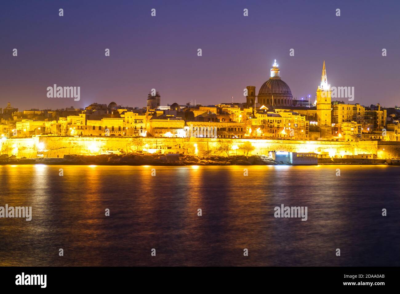 Valetta bei Nacht, Malta Stockfoto