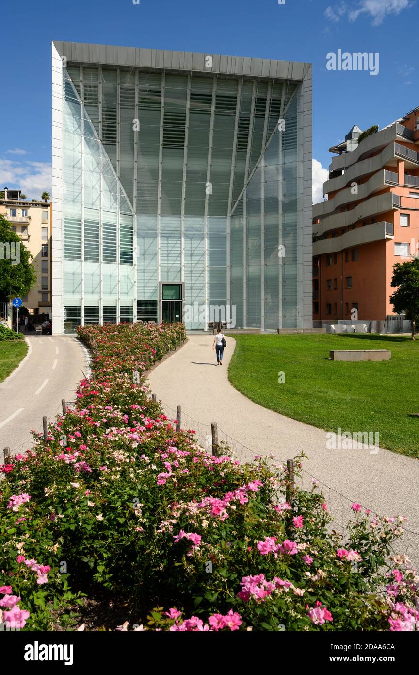 Bozen. Italien. Außenansicht des Museion, Museum für Moderne und Zeitgenössische Kunst (museo di arte moderne e contemporanea). Stockfoto