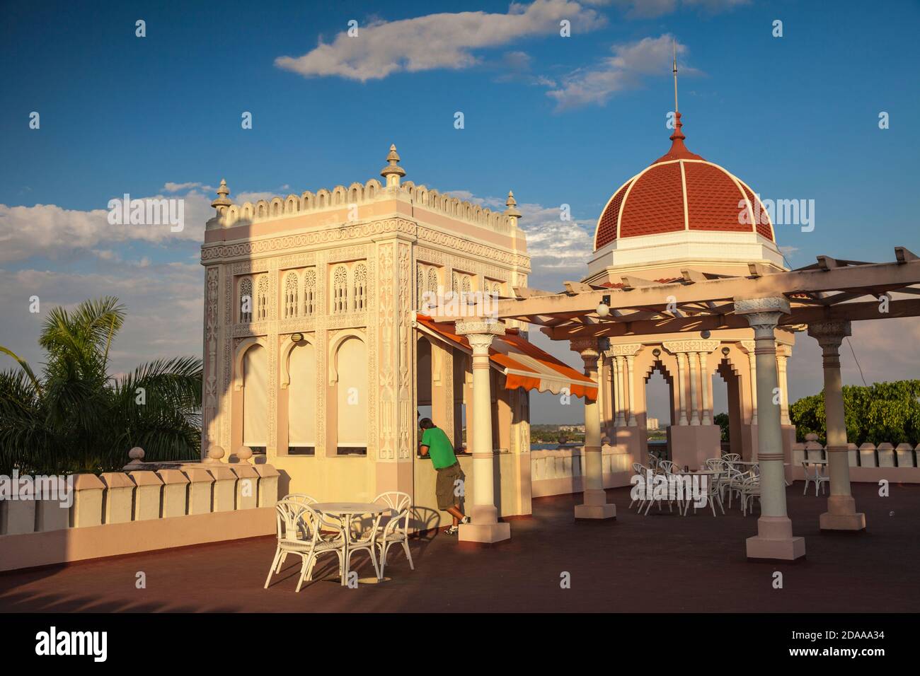 Cuba, Cienfuegos, Punta Gorda, Palacio de Valle - jetzt ein Restaurant, Museum und Bar, Dachterrasse Stockfoto