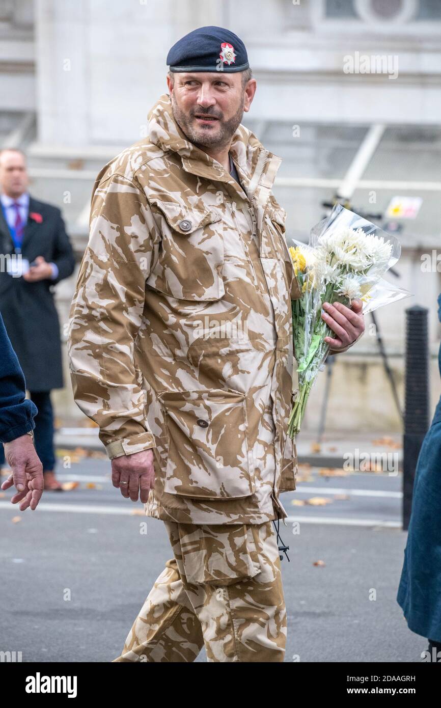 London, Großbritannien. November 2020. Zwei Minuten Stille im Cenotaph Whitehall London bei einer Veranstaltung, die von der Western Front Association unter starker Sicherheit organisiert wurde. Kredit: Ian Davidson/Alamy Live Nachrichten Stockfoto