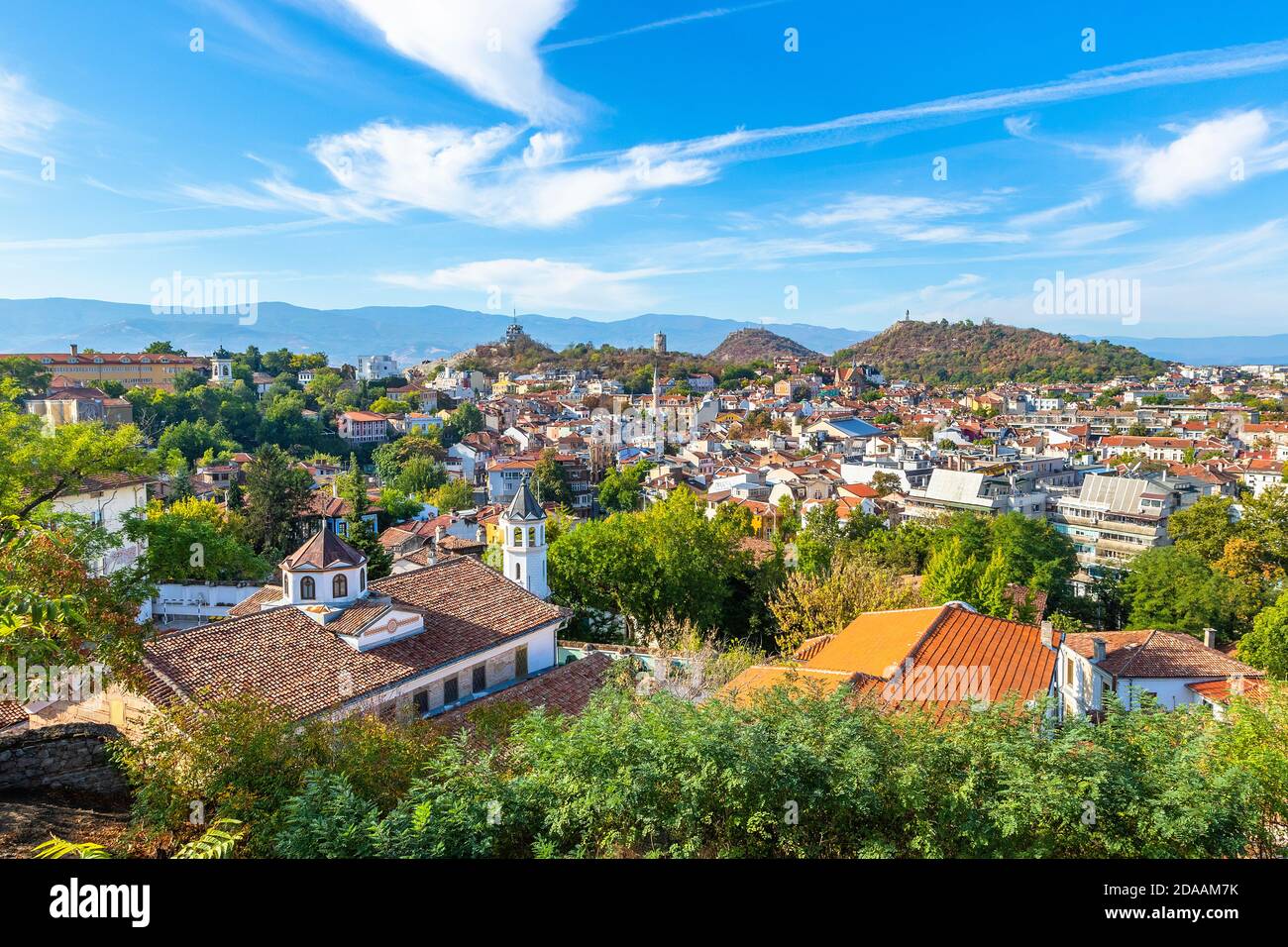 Landschaftlich schöner Blick auf den alten Teil der Stadt Plovdiv von der Festung Puldin, Bulgarien Stockfoto