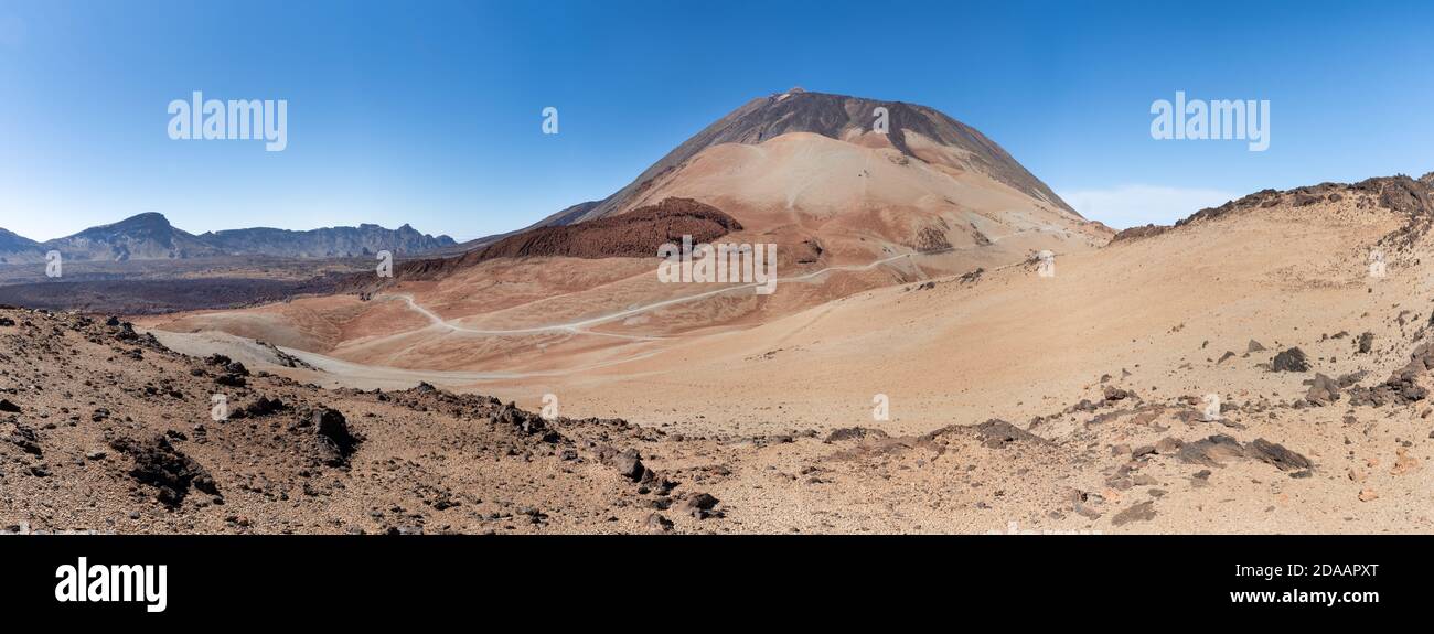 Panoramische Wüstenlandschaft am Teide auf Teneriffa Stockfoto