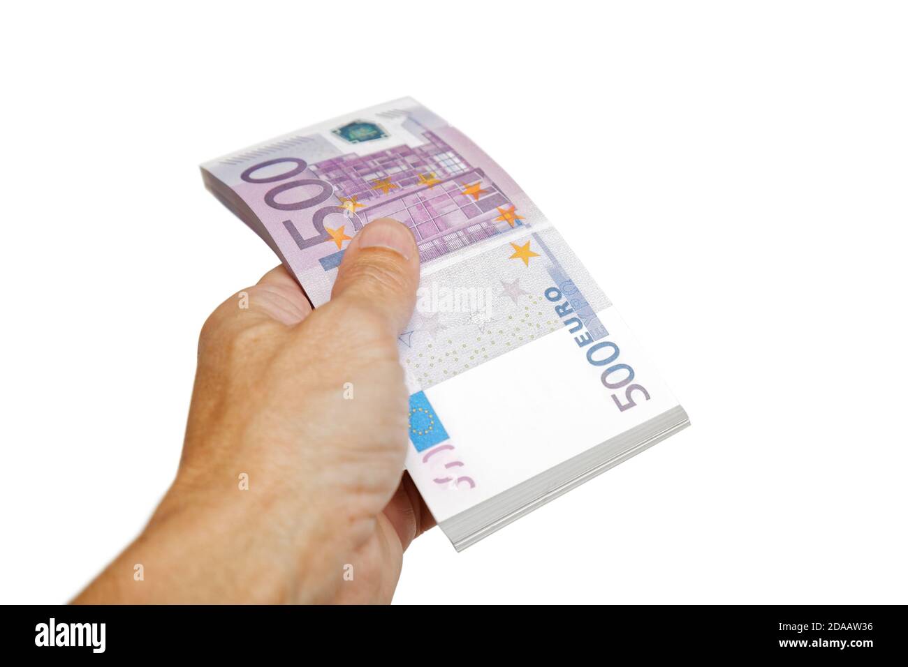 Nahaufnahme die Hand eines Mannes hält ein Bündel von auf Weiß isolierten Euro-Scheinen. Finanzkonzepte. Geld in der Hand. Stockfoto
