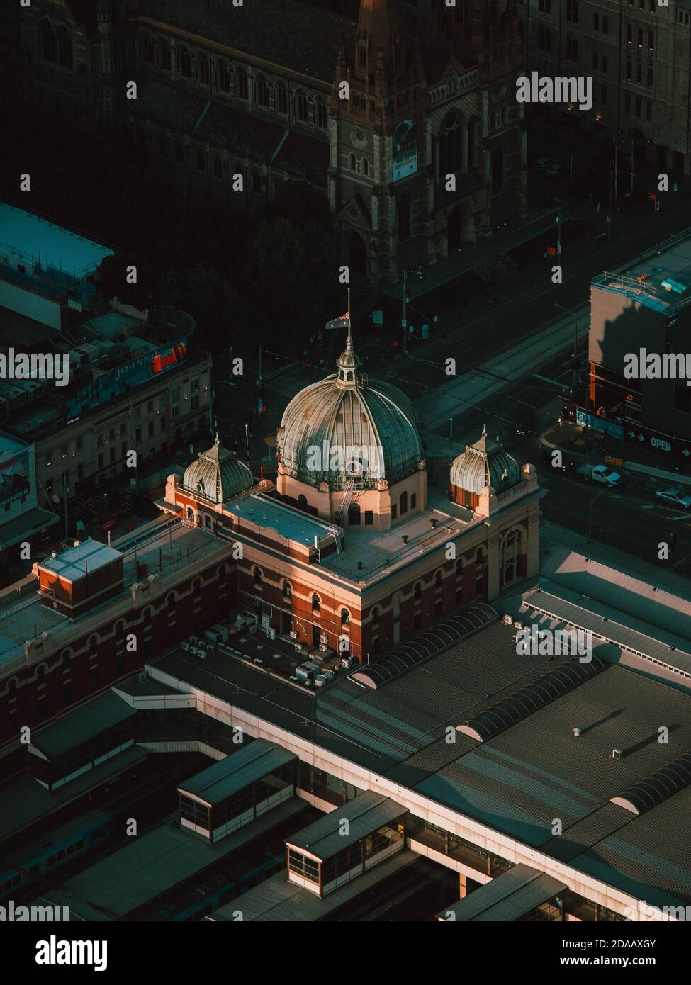 Einige Dächer in einem Stadtbild in Melbourne, Australien aufgenommen Stockfoto