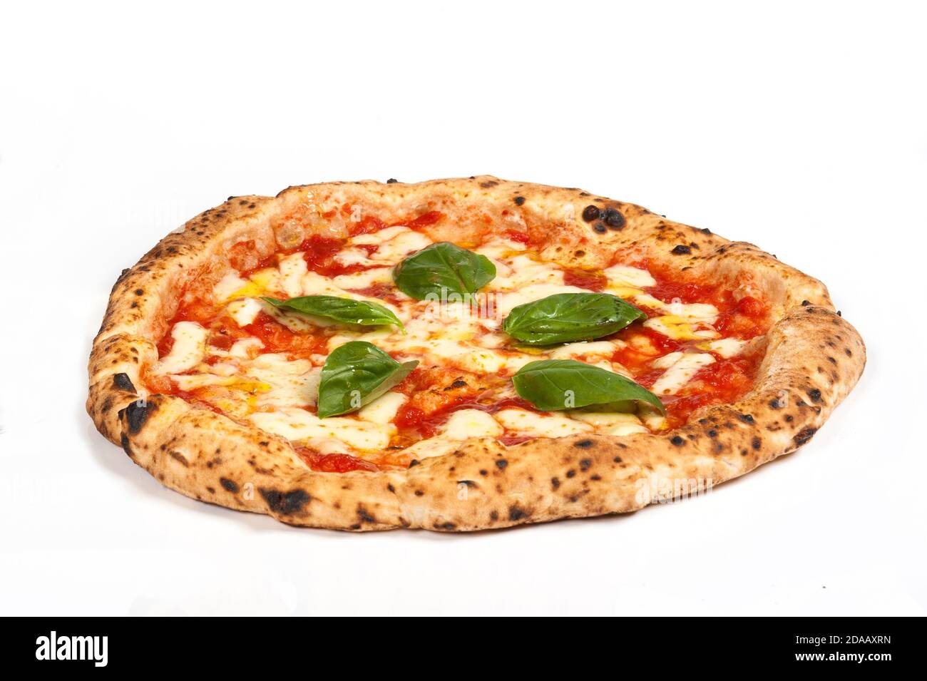 Echte neapolitanische italienische Pizza namens margherita Pizza nur aus Der Backofen Stockfoto