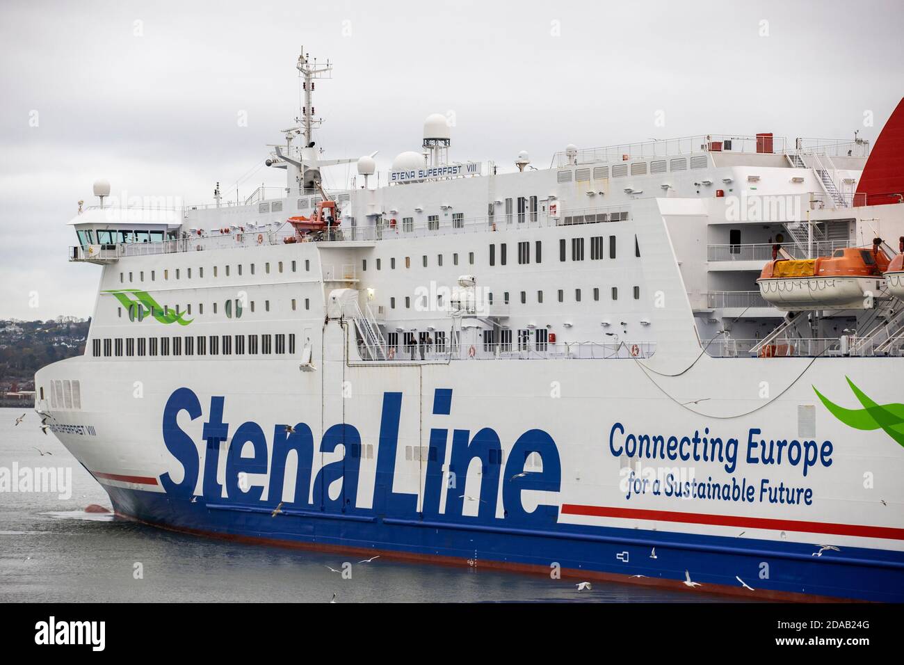 Stena Superfast VIII mit Abfahrt vom Belfast Harbour. Paul Grant ...