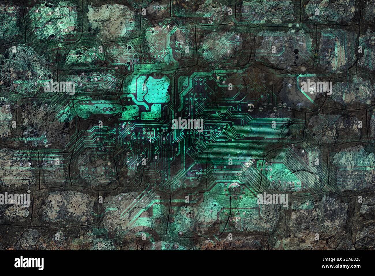 Höhlenmalereien auf alten Mauerwerk Darstellung fremder Technologie in Form einer Hauptplatine, Collage. Stockfoto