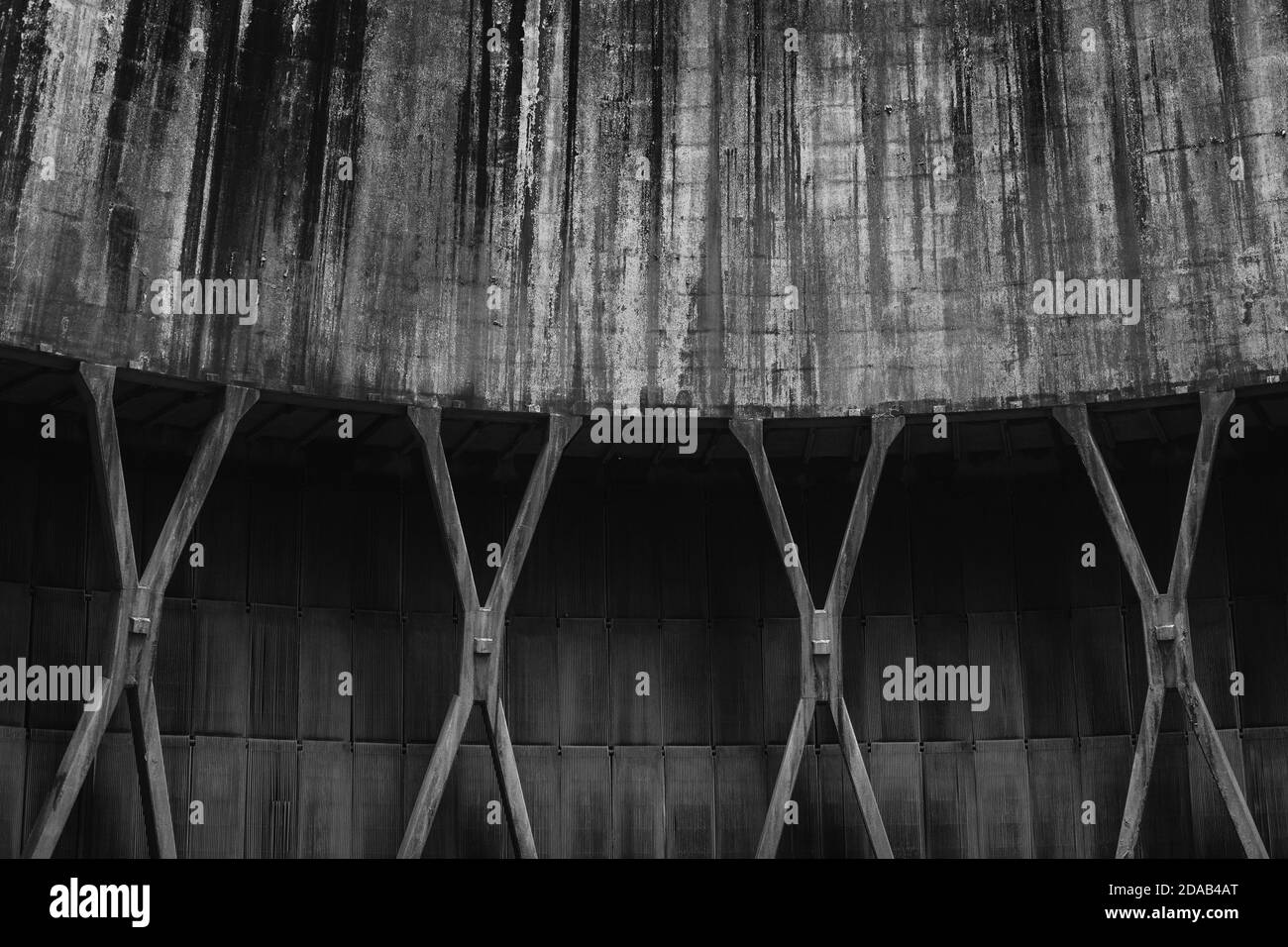 Im Inneren eines Kühlturmwärmekraftwerks, Kuisbergen - Belgien Stockfoto