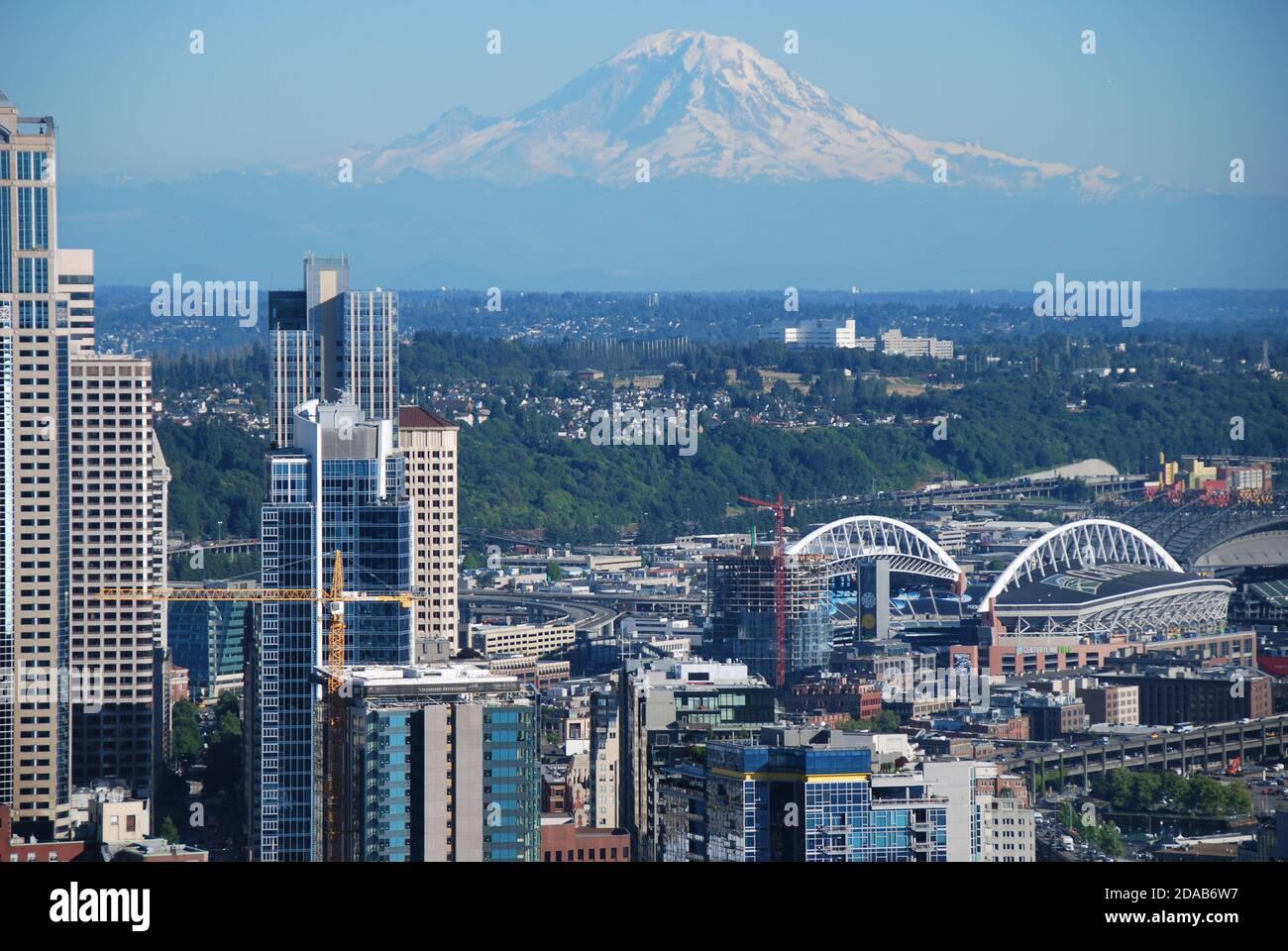 Blick auf Mount Rainier von Space Needle Stockfoto