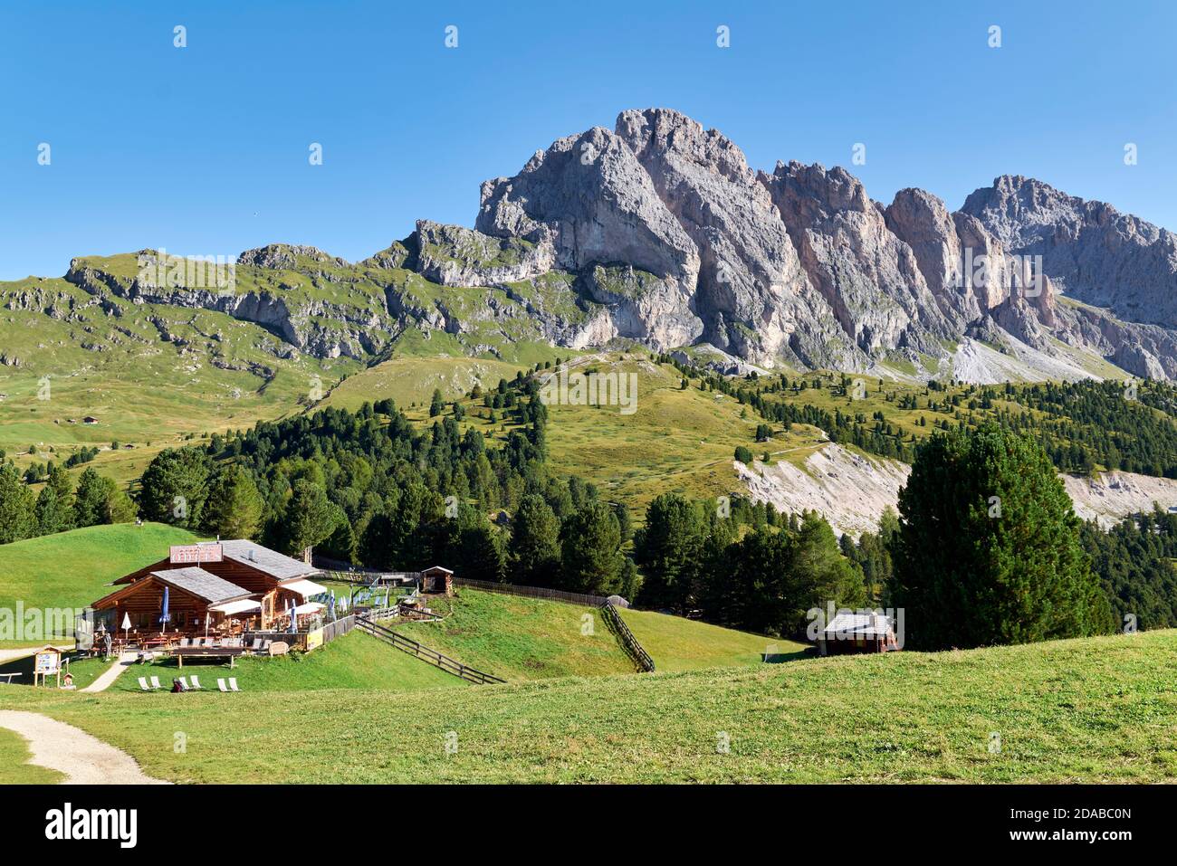 Gröden Südtirol Italien Col Raiser und der Naturpark Geisler Geisler. Die Sella-Gruppe Stockfoto