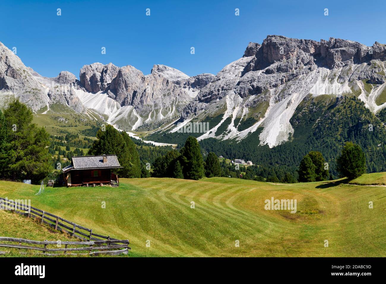 Gröden Südtirol Italien Col Raiser und der Naturpark Geisler Geisler. Die Sella-Gruppe Stockfoto