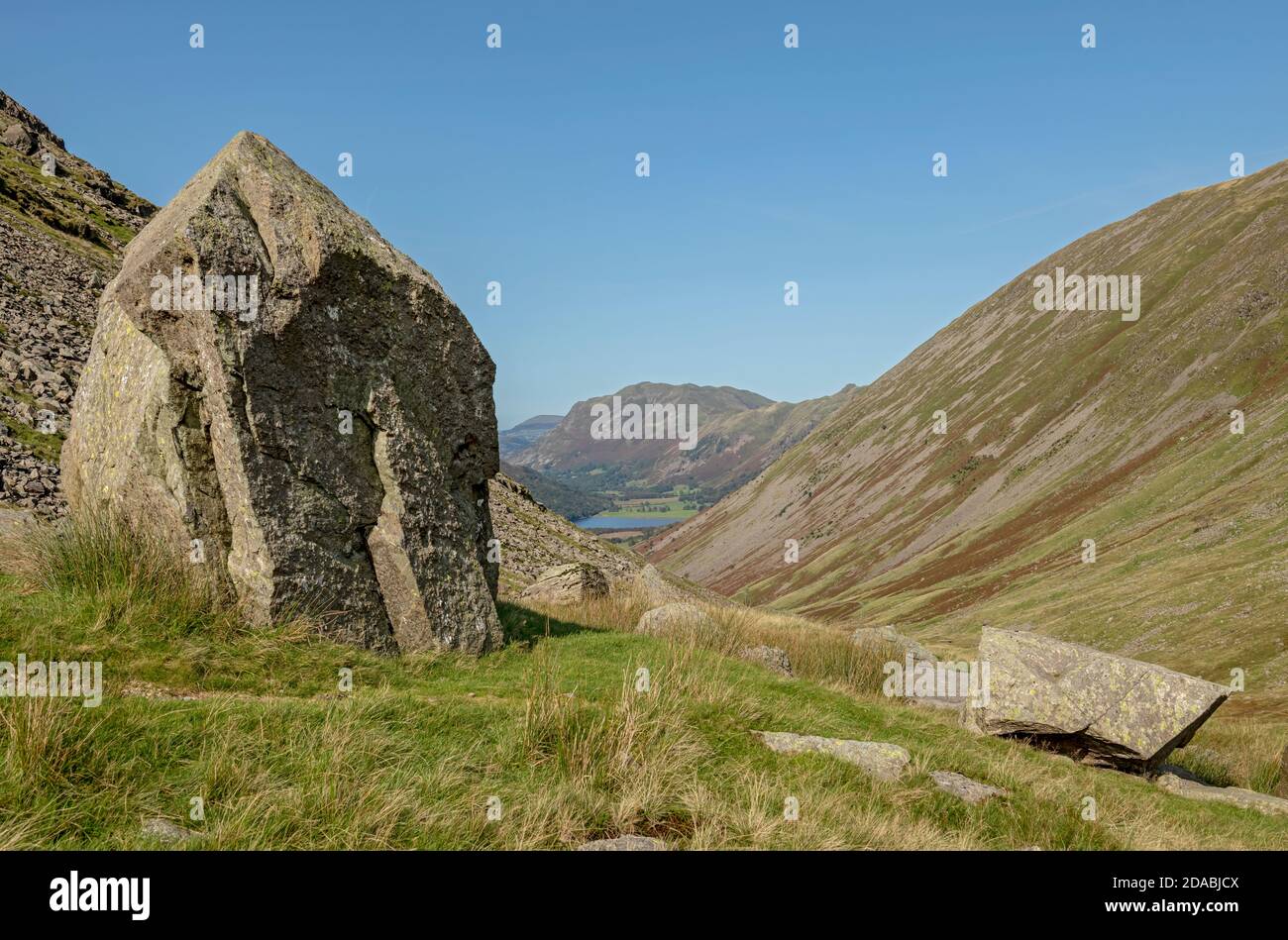 Blick vom Kirkstone Pass in Richtung Brothers Water im Herbst Lake District National Park Cumbria England Großbritannien GB Großbritannien Stockfoto
