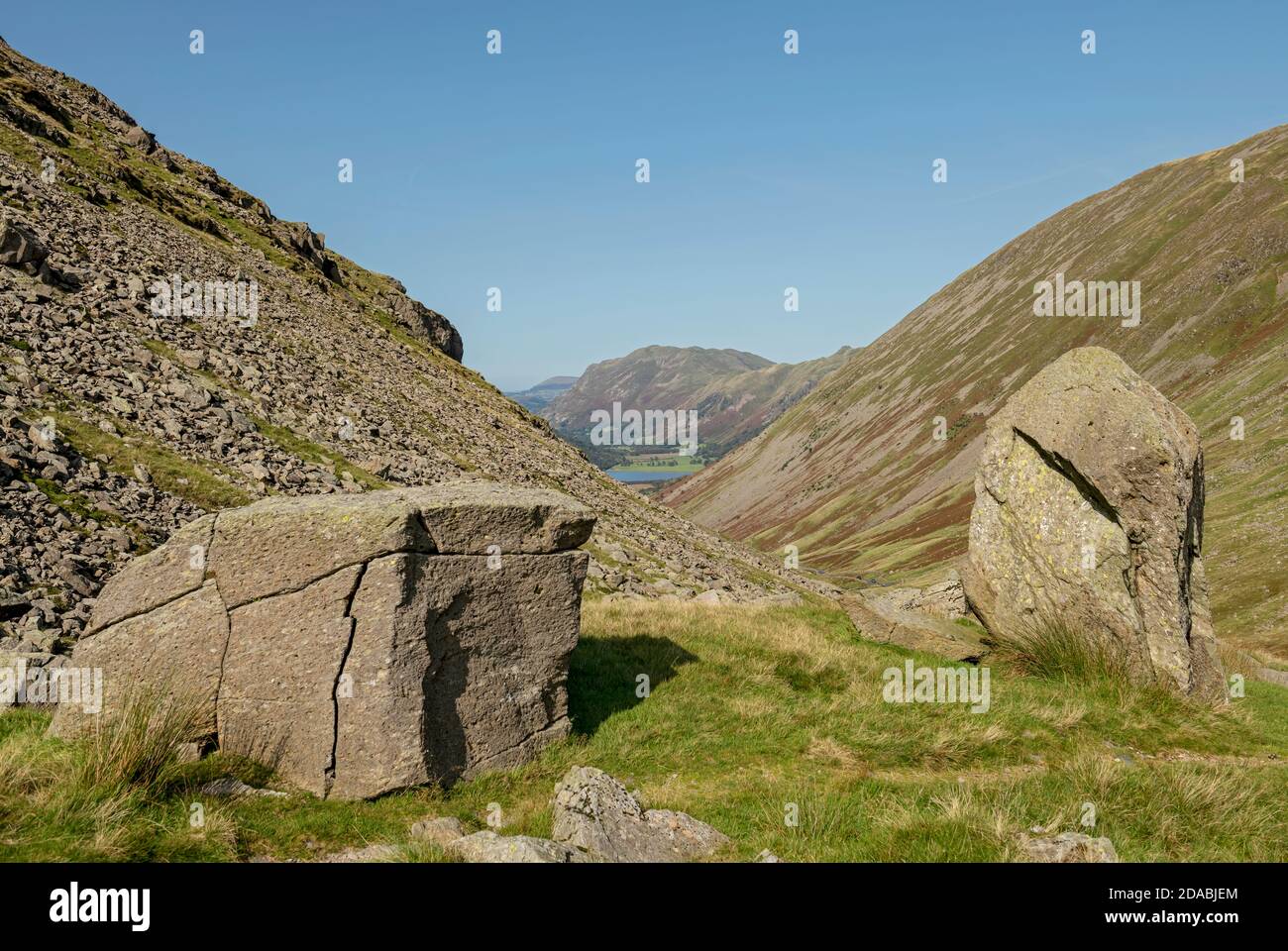 Blick vom Kirkstone Pass in Richtung Brothers Water im Herbst Lake District National Park Cumbria England Großbritannien GB Großbritannien Stockfoto