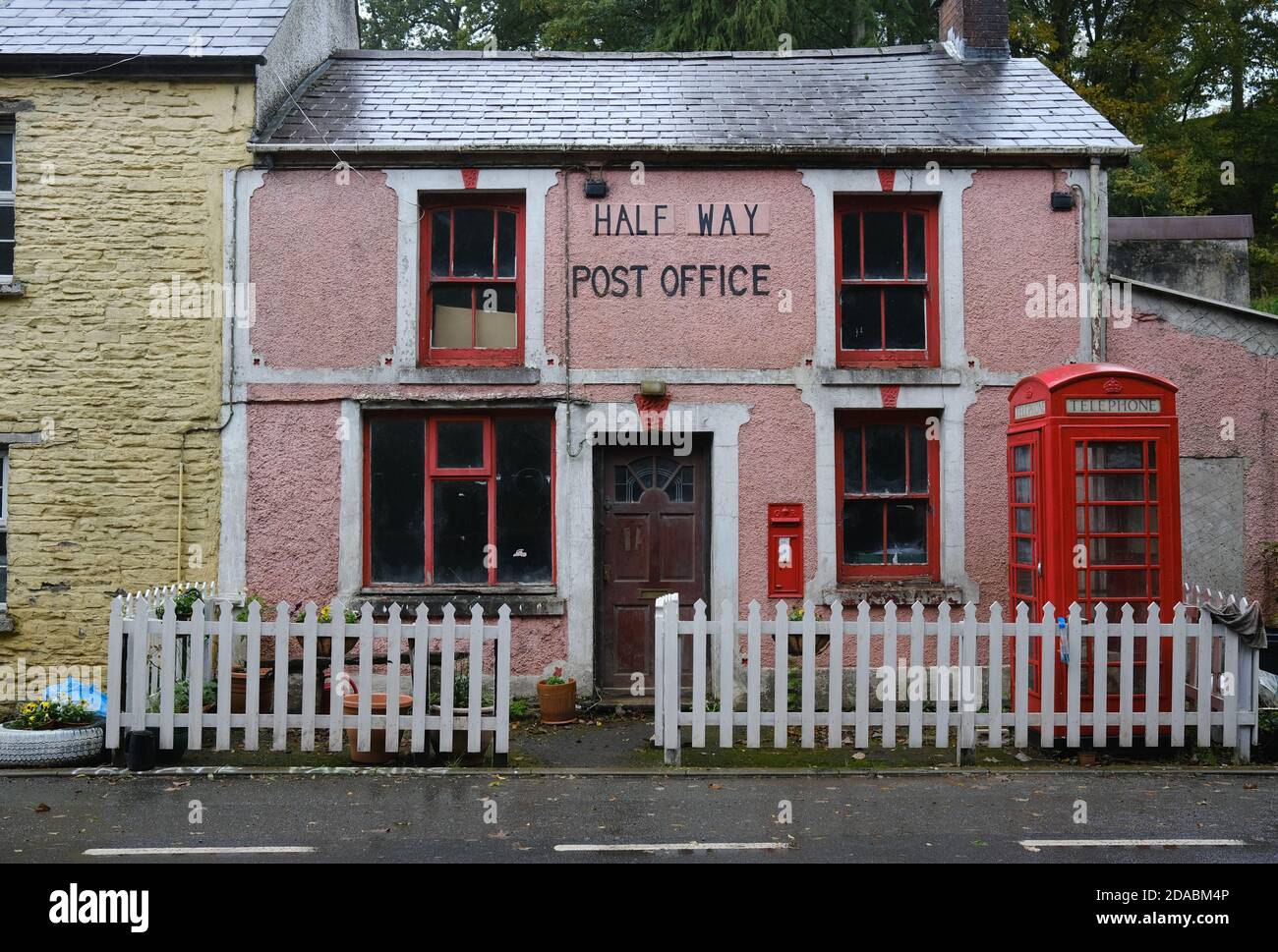 Ehemaliges Dorfpostamt im ländlichen Wales Stockfoto