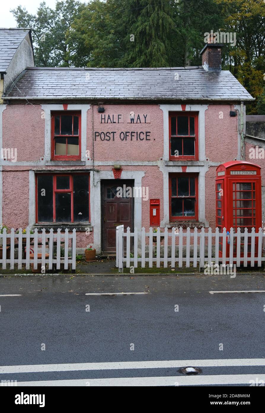 Ehemaliges Dorfpostamt im ländlichen Wales Stockfoto