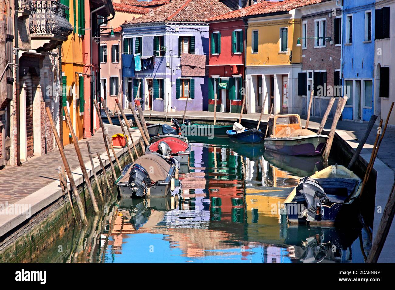 Bunte Häuser der malerischen Insel Burano, Venedig, Venetien, Italien Stockfoto