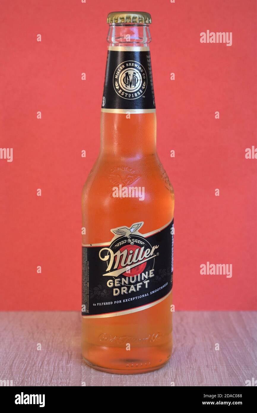 Foto der Bierflasche vom Lagertyp Miller ist echt Entwurf seit 1855 Stockfoto