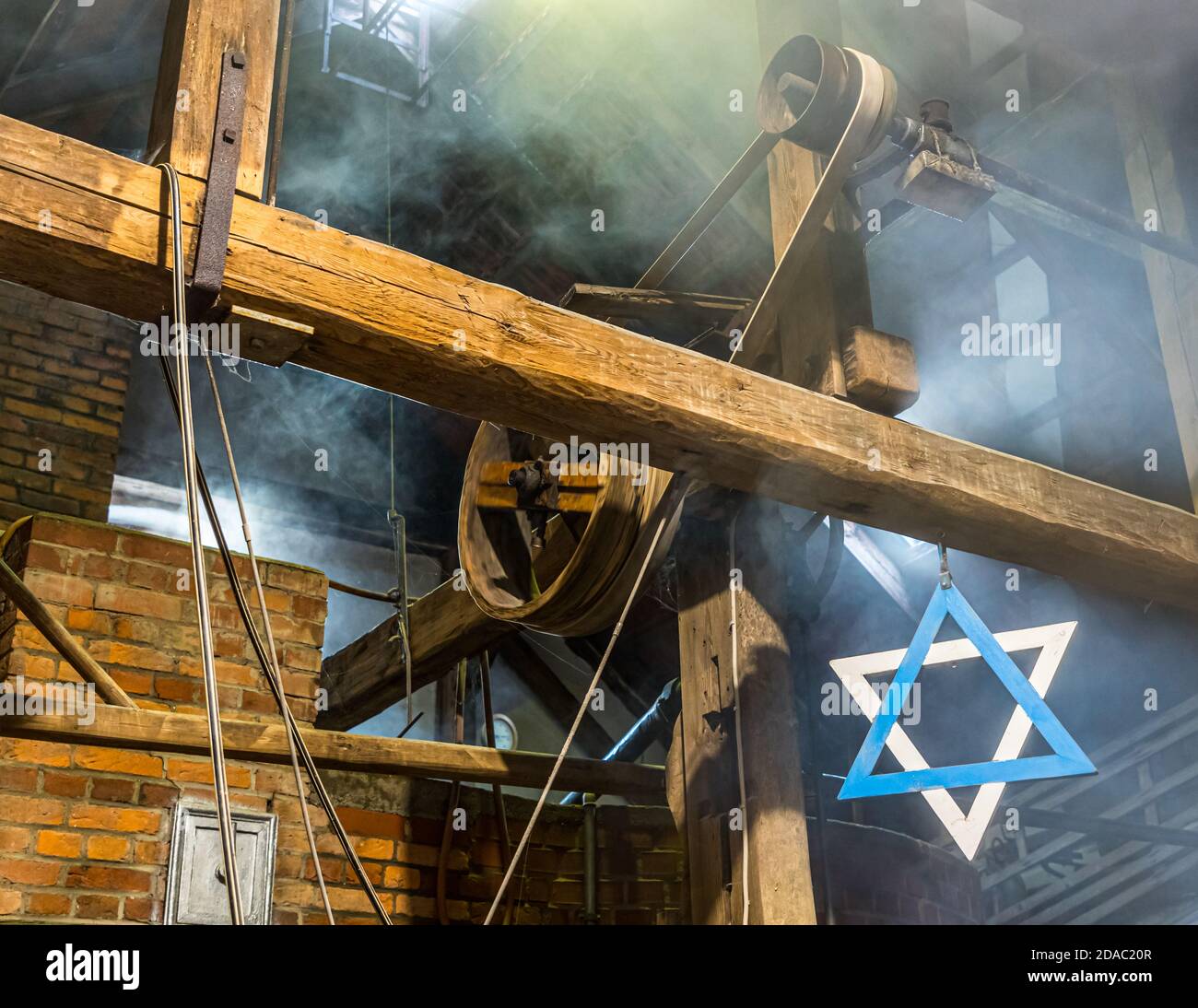 Zoigl Brauen in der Oberpfalz. In der denkmalgeschützten Brauerei in Falkenberg, Deutschland, hängt der Zeigerstern des Brauers (Zoigl) Stockfoto